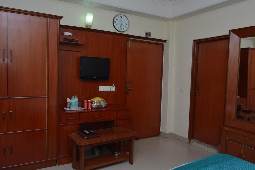 Airport Hotel Vishal Residency Neu-Delhi Exterior foto