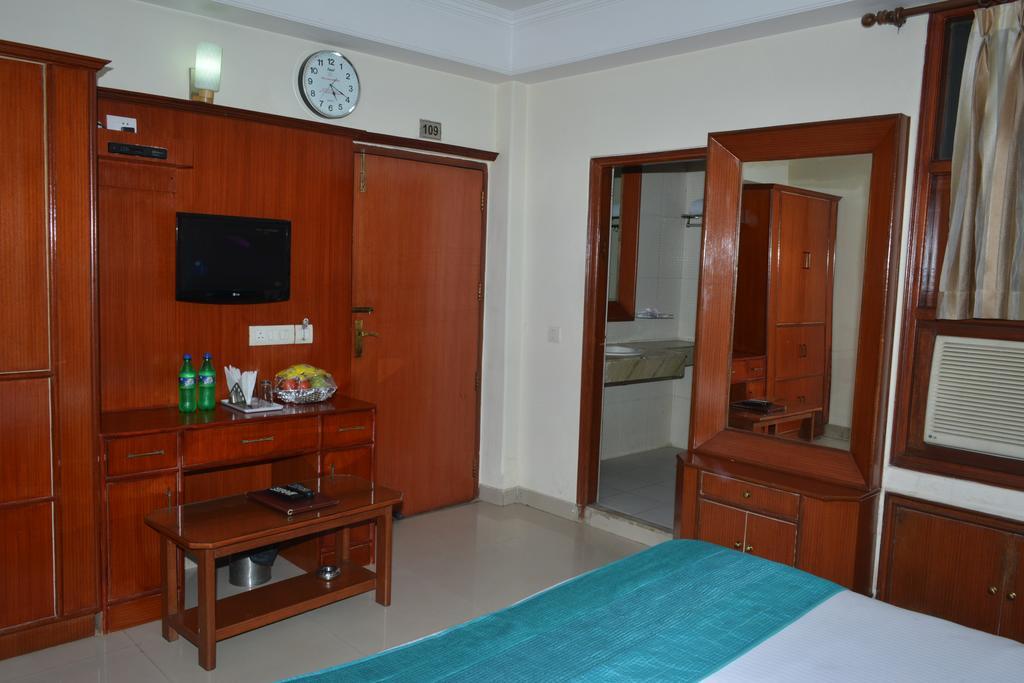 Airport Hotel Vishal Residency Neu-Delhi Exterior foto