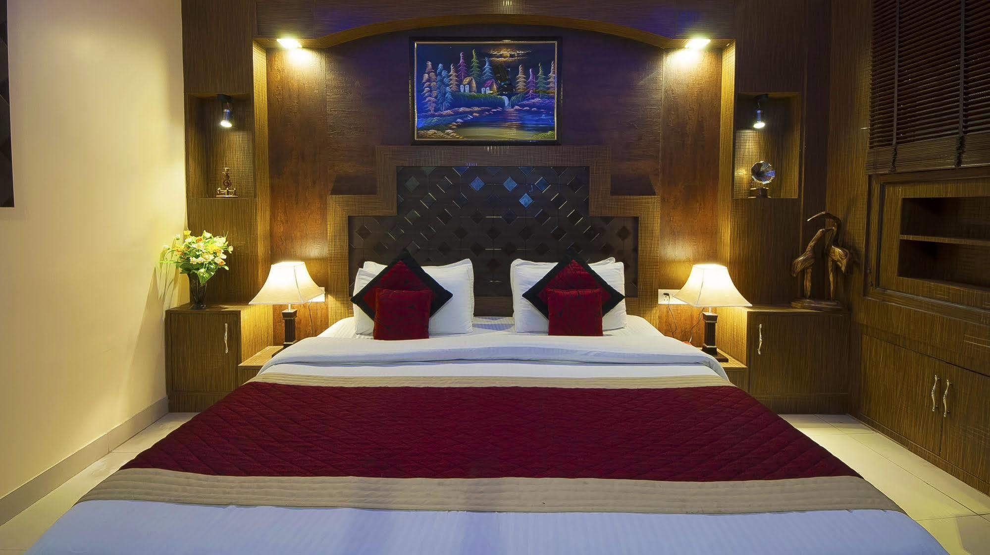 Airport Hotel Vishal Residency Neu-Delhi Exterior foto